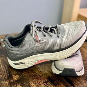 Womens Sketcher Tennis shoe Size 8